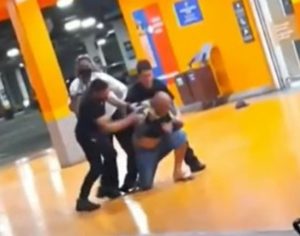Homem negro é espancado até a morte no Carrefour em Porto Alegre