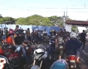 Motociclistas homenageiam youtuber que morreu em acidente