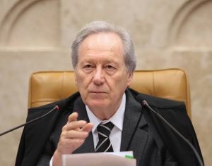 Lewandowski dá 48 horas para governo informar datas de vacinação