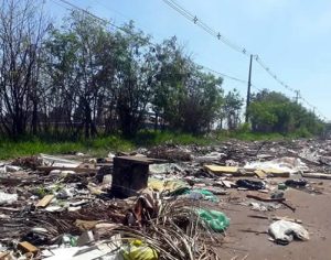 Prefeitura limpa áreas de descarte irregular em Londrina
