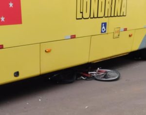Colisão entre ônibus e bicicleta deixa dois feridos em Londrina
