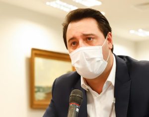 Ratinho diz que vacinação começa em janeiro, junto com plano nacional