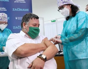 União Europeia inicia vacinação em massa neste domingo