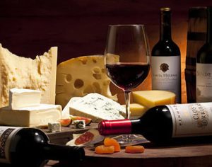Marinha vai comprar 35 mil garrafas de vinho e 2,8 toneladas de queijo italiano