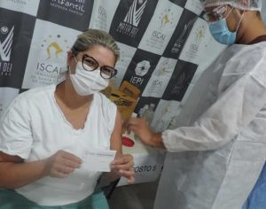 Santa Casa e outras unidades iniciam vacinação anti-covid em Londrina