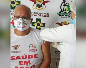 Secretário de Saúde que debochava da Coronavac é visto ‘furando fila’ no Amapá