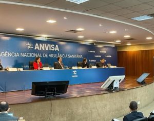 Técnicos da Anvisa recomendam aprovação de vacinas; veja AO VIVO