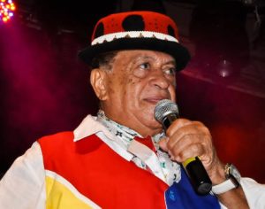 Cantor Genival Lacerda morre por complicações da covid-19