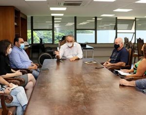 Em reunião com Prefeitura, APP pede vacinação para professores de Londrina