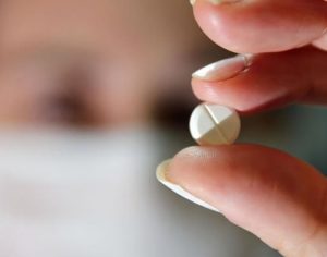 Jovem tenta tratar covid com ivermectina e terá de fazer transplante de fígado