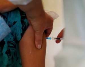 Câmara de Londrina aprova urgência de PL contra fraude em vacinação