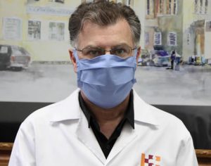 ‘Quem é o grupo de risco hoje? Todos nós’, alerta diretor de hospital no PR