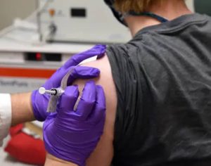 Nova York começa a vacinar jovens acima de 16 anos contra a covid
