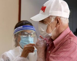 Covid: Mutirão aplica mais de 2.500 doses de vacina bivalente em Londrina