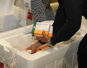 Paraná recebe 244,8 mil doses de vacinas contra covid nesta quinta