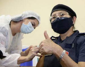 Vacinação anti-covid para forças de segurança começa em Londrina