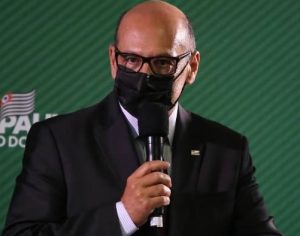 Sem insumos: vacinação no Brasil poderá sofrer impacto, diz Dimas Covas