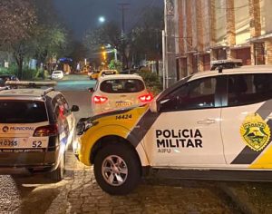 Fiscalização flagra 120 idosos em barracão de bingo em Curitiba