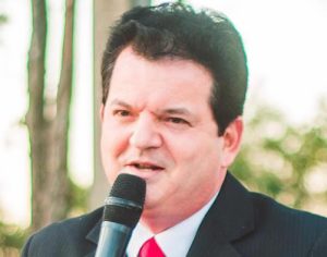 Morre o cerimonialista londrinense Jeferson Inácio, vítima de covid-19