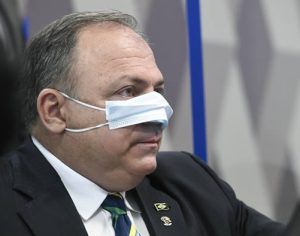 Documento mostra que Pazuello mentiu sobre falta de oxigênio no AM