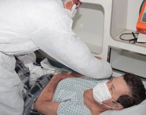 Pacientes renais crônicos recebem vacina contra covid em Londrina