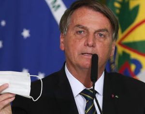 PGR pede abertura de inquérito contra Bolsonaro por prevaricação