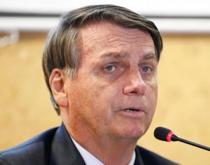 Bolsonaro volta atacar a China e pergunta se vírus ‘nasceu em laboratório’
