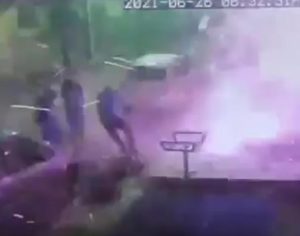 Impressionante: câmera flagra explosão de lanchonete em Ivaiporã