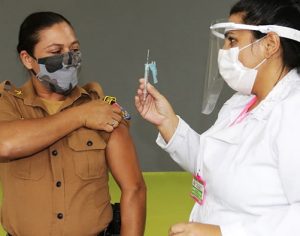 Saúde valida cadastro de novos grupos prioritários em Londrina; veja quais
