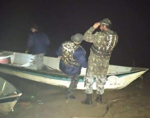 Barco com 9 pessoas vira e seis estão desaparecidas no Vale do Ivaí