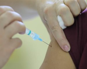 Londrina libera 3 mil vagas para vacinação bivalente anti-covid neste sábado