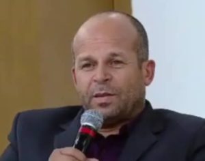 Carlinhos Vidente é internado em UTI com covid-19