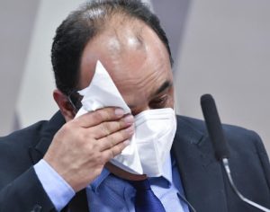 Reverendo chora na CPI e admite culpa em negociação de vacina: ‘peço perdão’