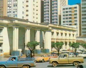 Biblioteca de Londrina completa 70 anos de história; veja imagens