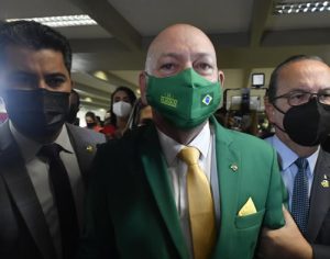 CPI da Covid ouve depoimento do empresário Luciano Hang; assista
