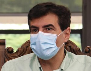 ‘Ainda não é o momento para deixar de usar máscara’, diz Belinati