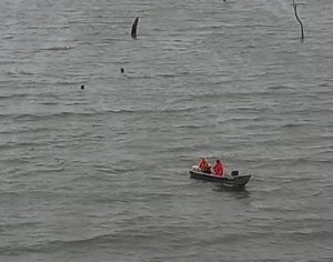 Buscas por desaparecidos em rio continuam nesta segunda-feira