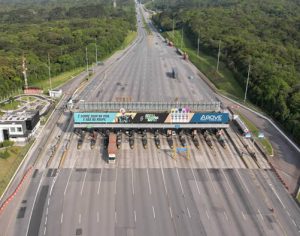 Oito praças de pedágio terão reajuste na tarifa no Paraná; veja os preços