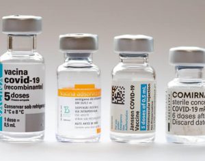 Quais vacinas e quantas doses protegem contra a variante ômicron