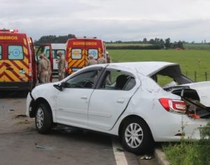 Idosa e criança de Londrina morrem em grave acidente na BR-376