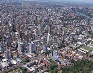 Bolsonaro não consegue repetir votação de 2018 em Londrina
