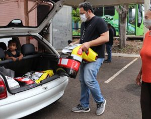 Sema distribui 1,22 tonelada de ração para tutores de cães