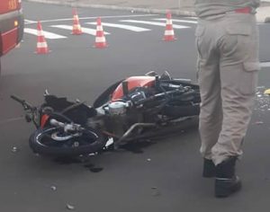 Adolescente morre em acidente de moto no Centro de Londrina