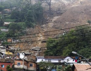 Com 117 mortos, Petrópolis volta a enfrentar chuvas e alagamentos