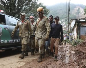 ‘Cenário de guerra’: Sobe para 66 número de mortos após chuva em Petrópolis