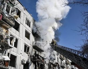 Ataque russo já deixa mais de 50 mortos; entre eles 10 civis