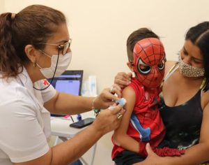 ‘Bailinho’: Londrina vacina mais de 2.600 crianças no fim de semana