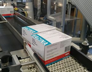Covid: Fiocruz aprova primeiro lote de vacina 100% brasileira