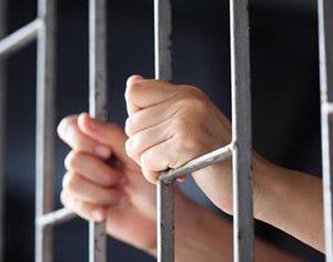 Homem que tentou matar ex-esposa é condenado a 17 anos de prisão