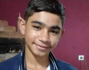 Menino de 13 anos morre após ser agredido na saída de escola em Apucarana